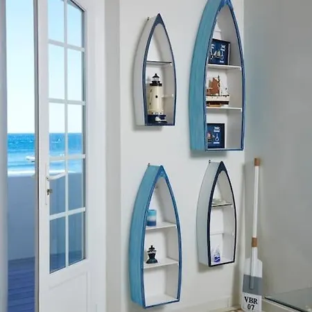 Villa Pieds Dans L'eau, De Luxe 4 *