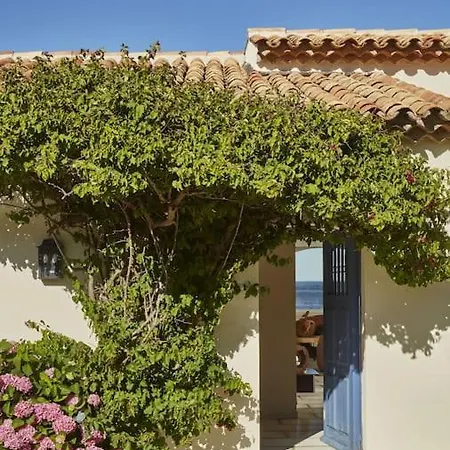 Villa Pieds Dans L'eau, De Luxe 4 *